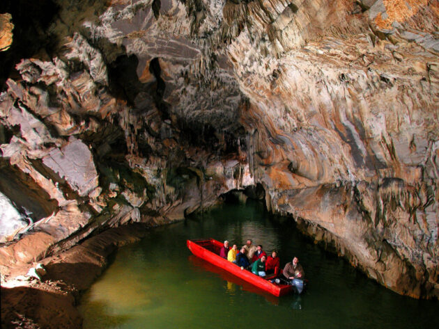 Penn's Cave and Wildlife Park