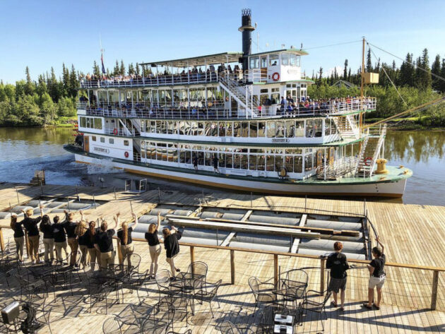 Riverboat Discovery Tour