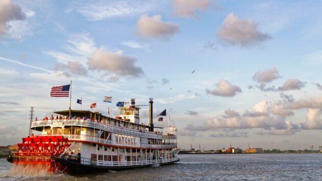 Steamboat Natchez Cruise