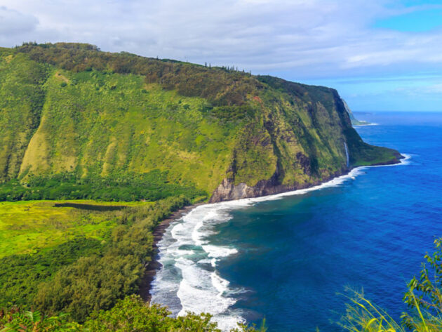 Waipiʻo Valley Lookout