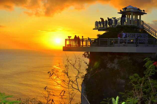 Two Lovers Point
