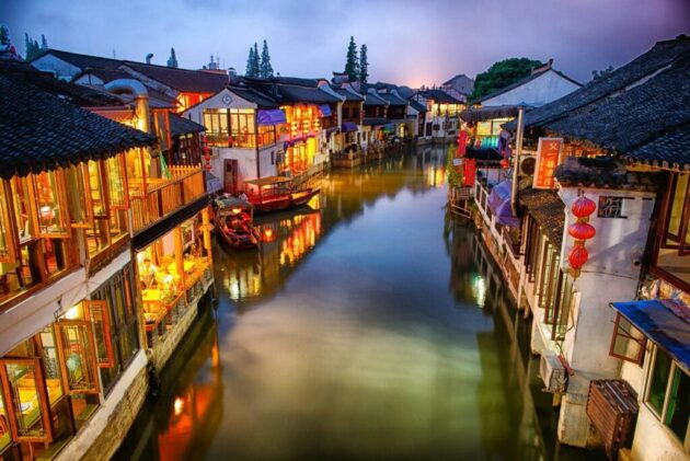 Explore Zhujiajiao Water Town