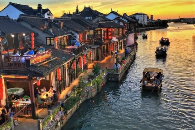 Explore Zhujiajiao Water Town