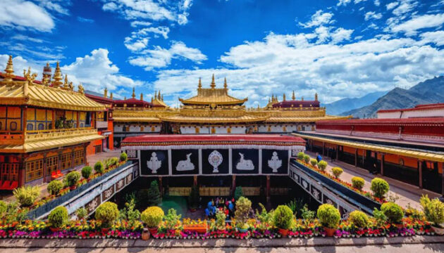 Jokhang Temple (大昭寺)