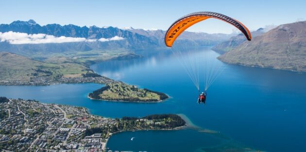 Paragliding