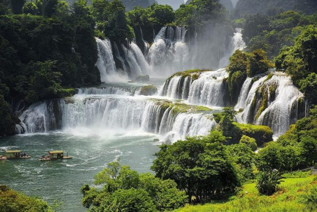 Detian Cross-Border Waterfall