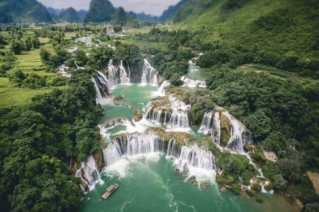 Detian Cross-Border Waterfall