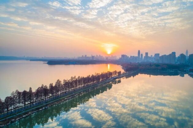 East Lake
