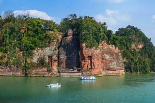 Leshan Giant Buddha (乐山大佛)