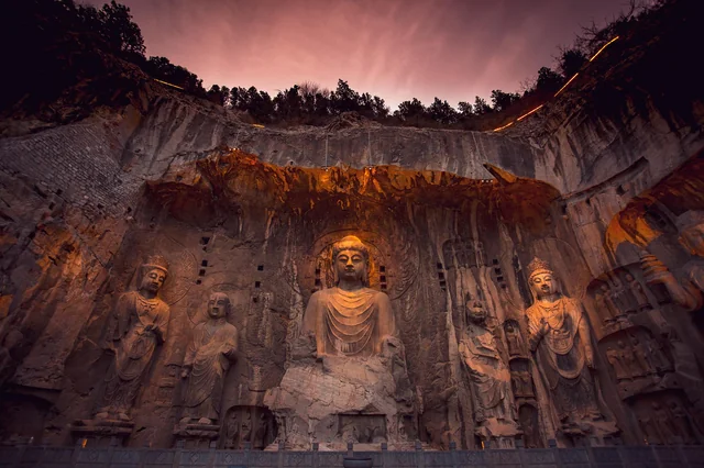 Longmen Grottoes (龙门石窟) ★★★