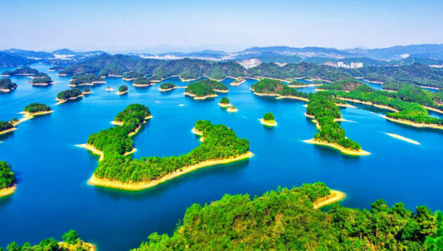 Thousand Island Lake