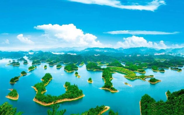 Thousand Island Lake