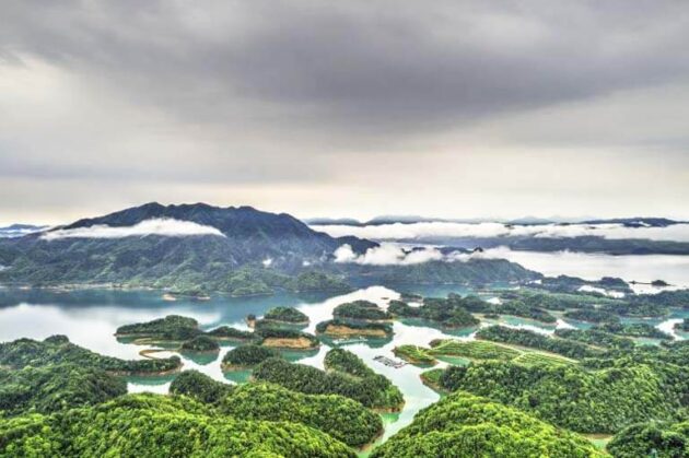 Thousand Island Lake