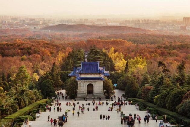 The Sun Yat-sen Mausoleum (中山陵) ★★★
