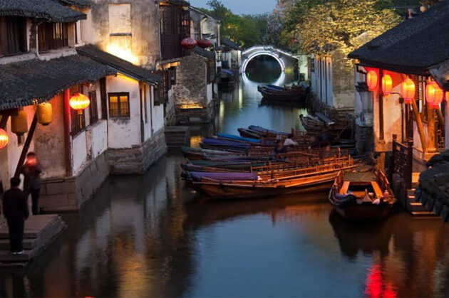 Zhouzhuang Town (周庄) ★★★