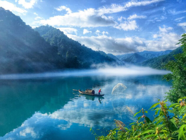 Dong Jiang Lake