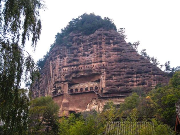 Maijishan Grottoes (麦积山石窟)