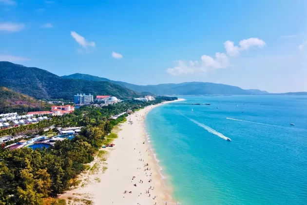 Yalong Bay (亚龙湾)