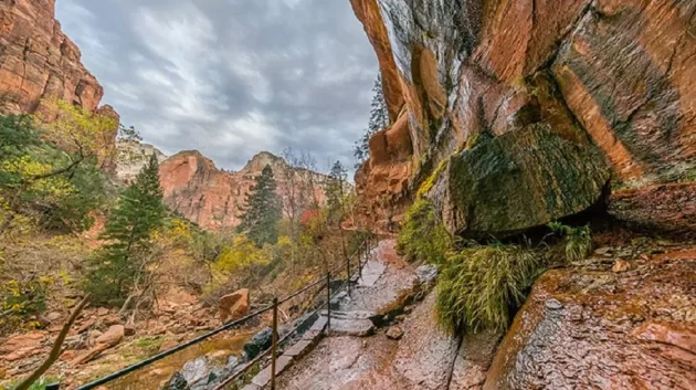 Emerald Pools Trail