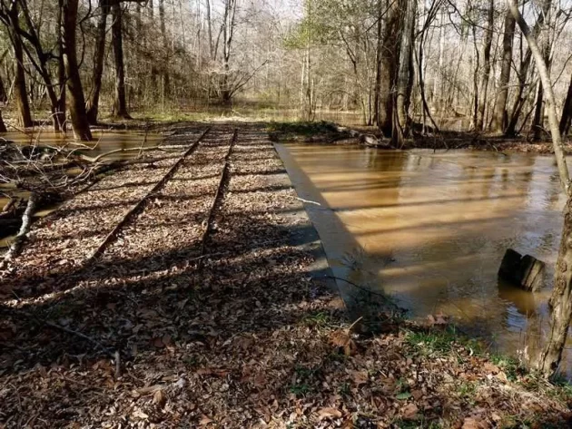 Bates Ferry Trailhead