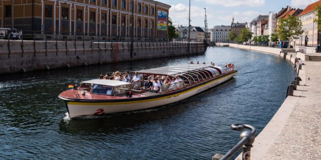 Canal Boat Tour