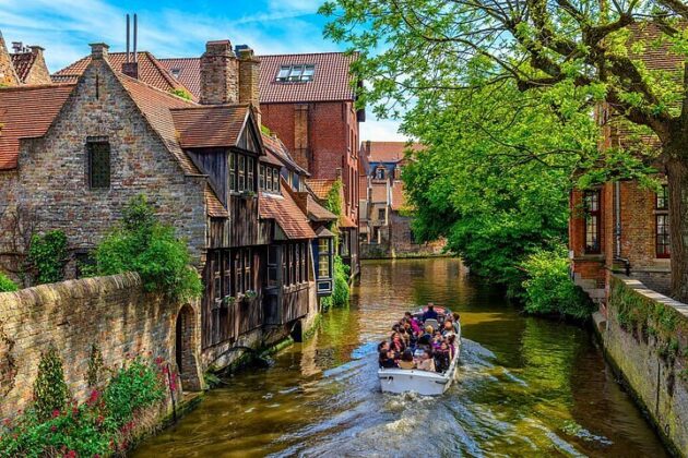 Canal Cruise