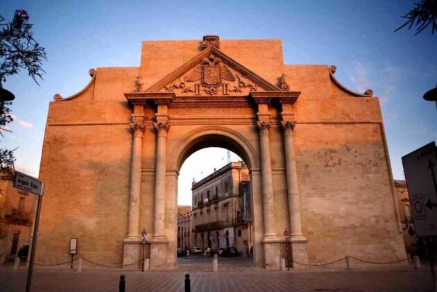 Porta Napoli