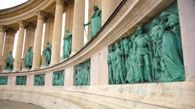 Heroes' Square