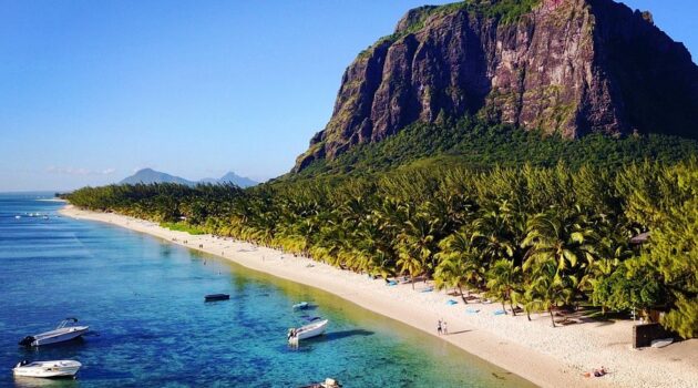 Le Morne Beach