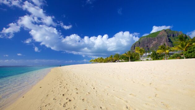 Le Morne Beach