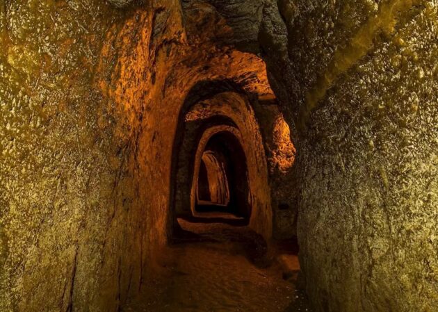 Cu Chi Tunnels