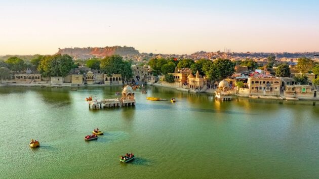 Gadisar Lake