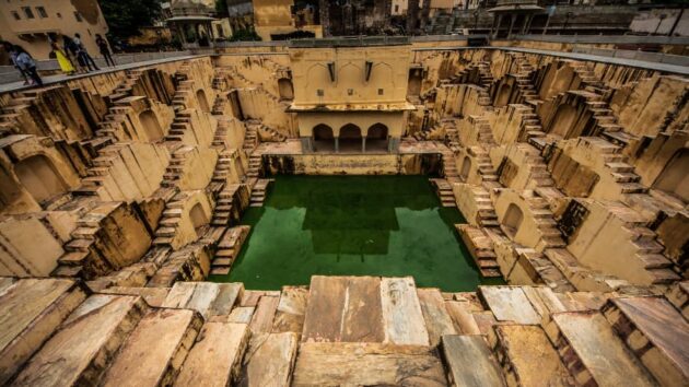 Panna Meena ka Kund