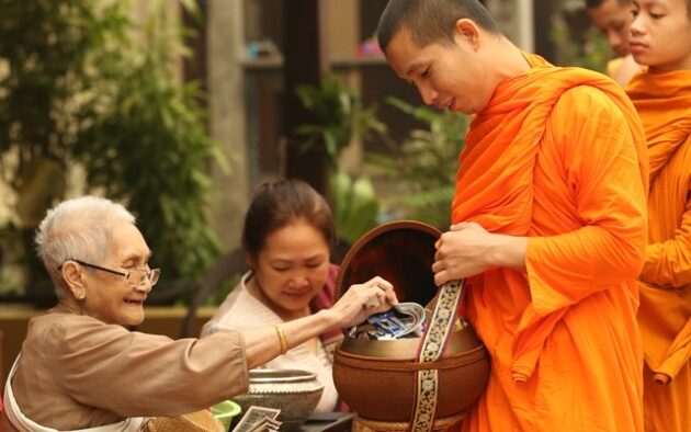 Witness the Morning Alms-Giving Ceremony