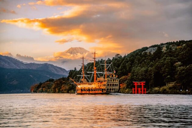 Hakone Sightseeing Cruise