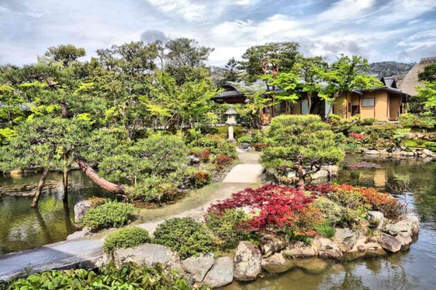 Isuien Garden and Neiraku Museum