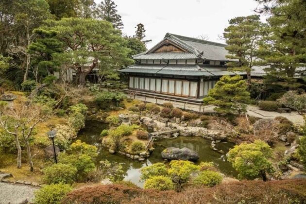 Isuien Garden and Neiraku Museum