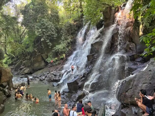 Kanto Lampo Waterfall