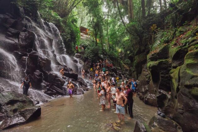 Kanto Lampo Waterfall