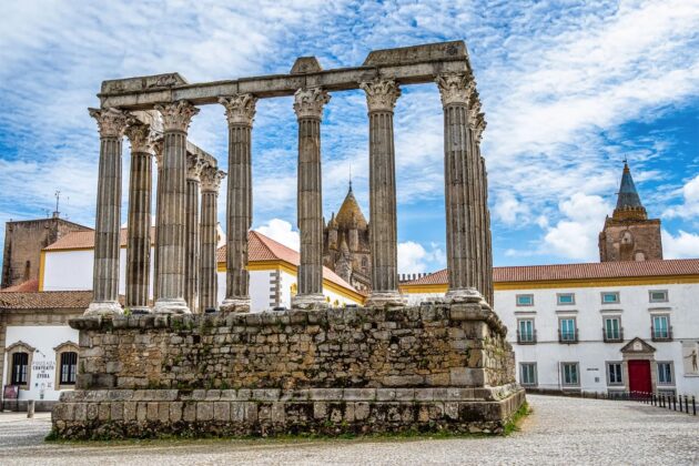 Évora