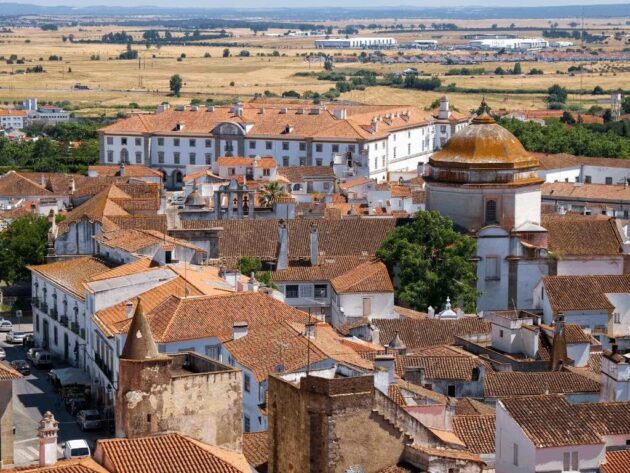 Évora