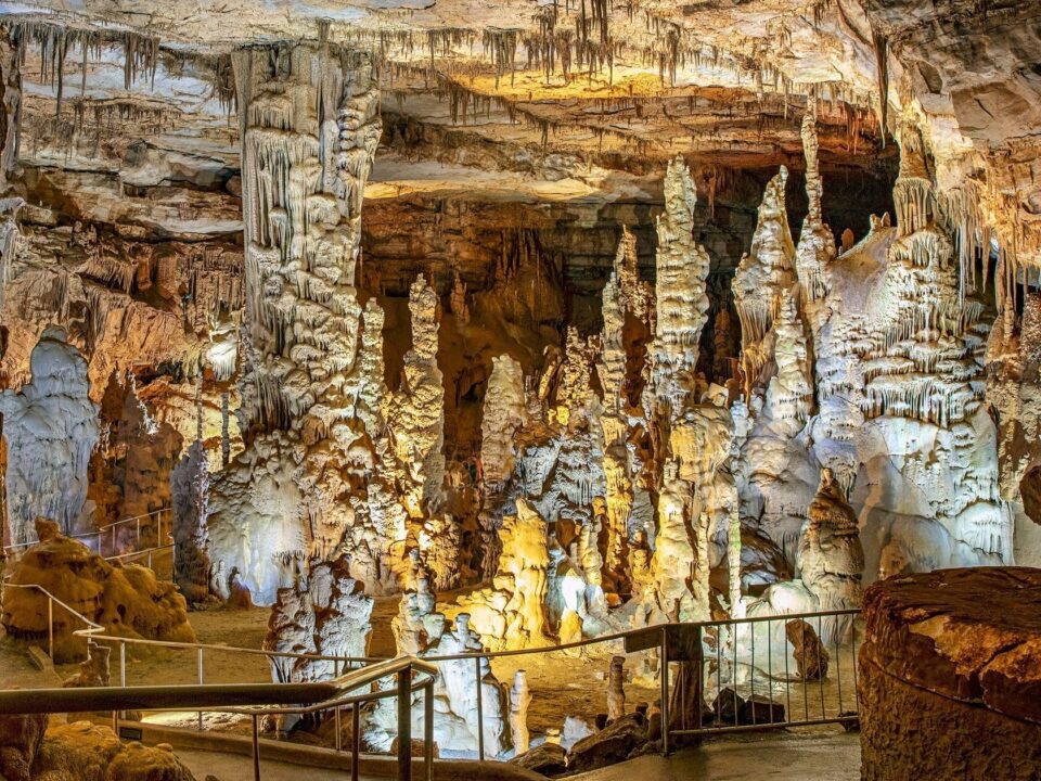 Cathedral Caverns State Park